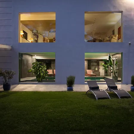 לינה וארוחת בוקר La Casa Nel Parco Luxury