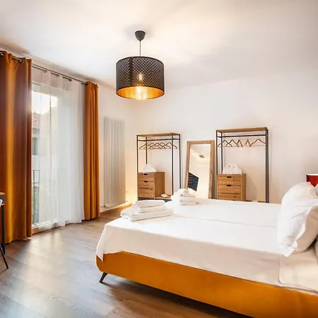 La Casa Nel Parco Luxury לינה וארוחת בוקר 4*