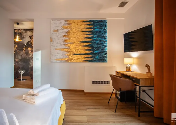 فندق مبيت وإفطار La Casa Nel Parco Luxury سان لاتْسارو دي سافين